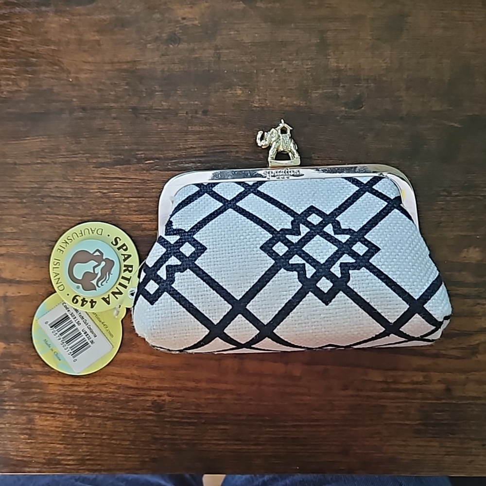 Spartina 449 Seven Oaks Yacht Club Clutch